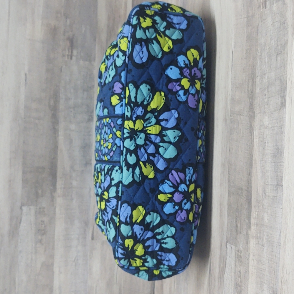 Vera Bradley~Abby~Indigo Pop - Picture 3 of 10